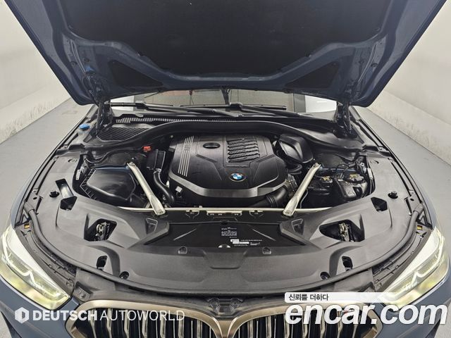 BMW 8-Series 2020 — photo 6
