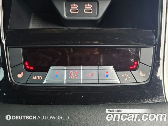 BMW 8-Series 2020 — photo 16