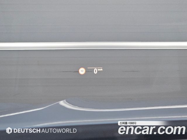 BMW 8-Series 2020 — photo 17