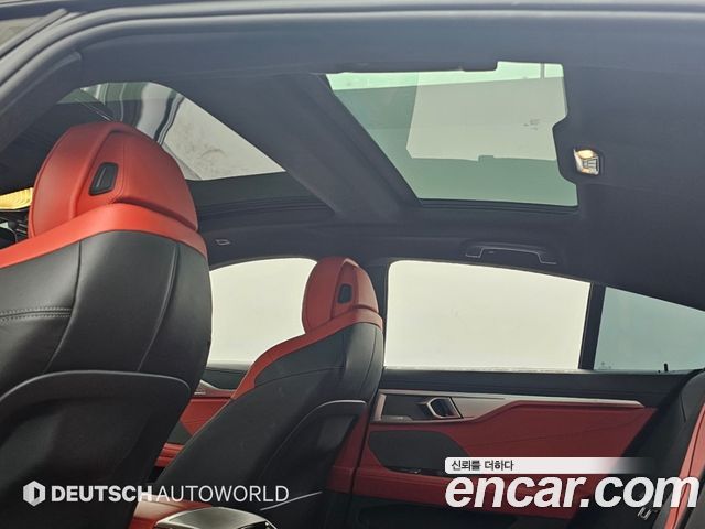 BMW 8-Series 2020 — photo 18
