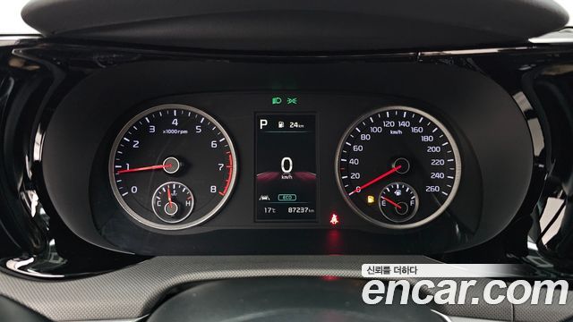 Kia K5 2023 — photo 8