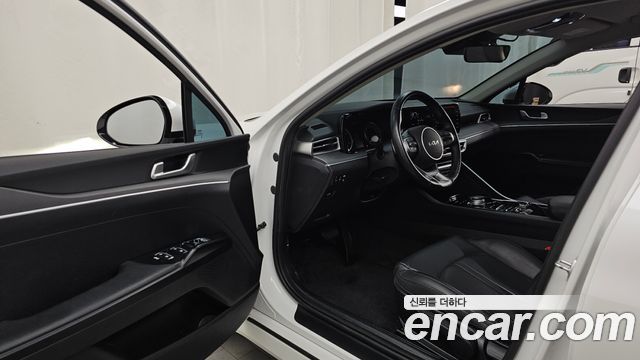 Kia K5 2023 — photo 10