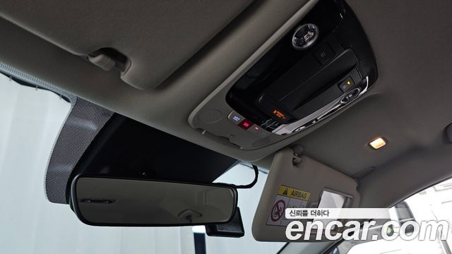 Kia K5 2023 — photo 17