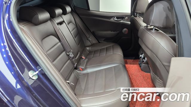 Kia Stinger 2019 — photo 17