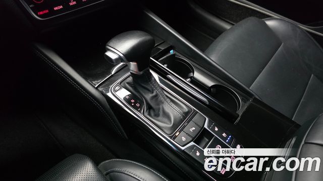Kia K7 2016 — photo 9