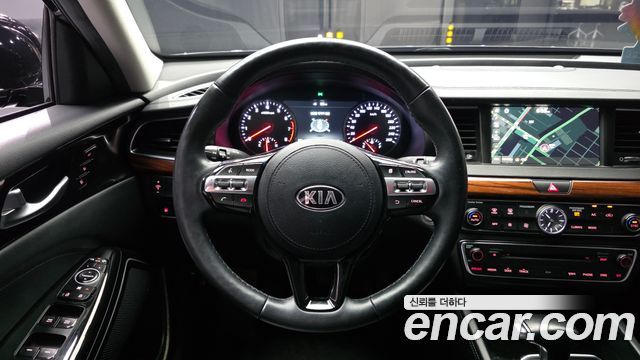 Kia K7 2016 — photo 13