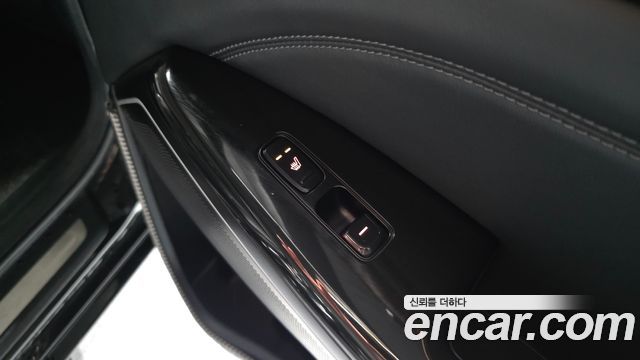 Kia K7 2016 — photo 19