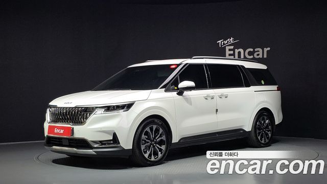 Kia Canival 2023 — photo 1