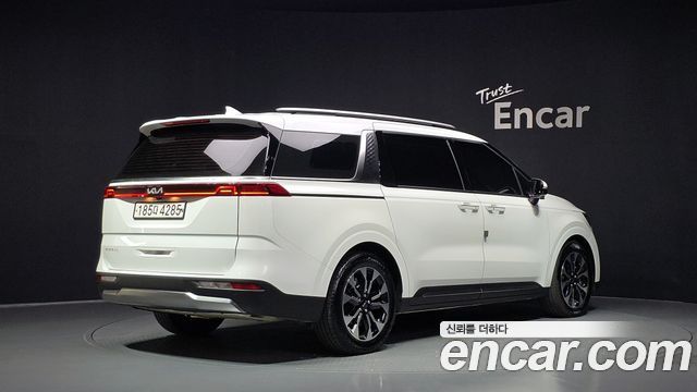 Kia Canival 2023 — photo 2