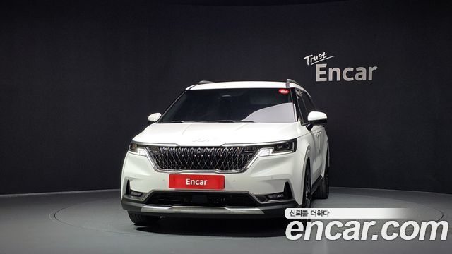 Kia Canival 2023 — photo 3