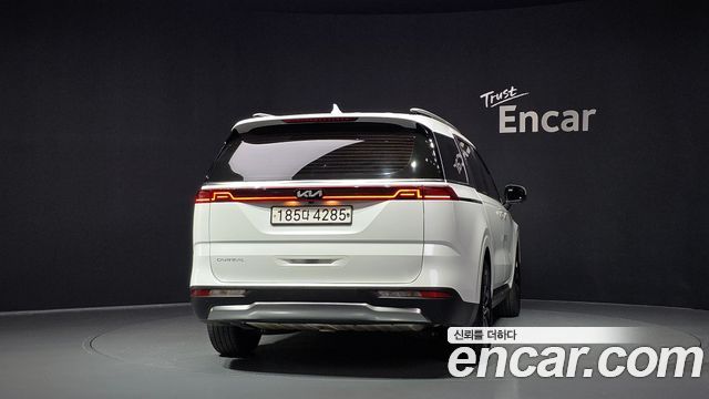 Kia Canival 2023 — photo 4