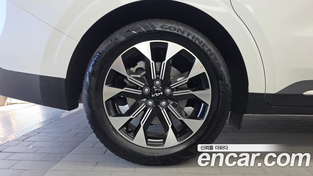 Kia Canival 2023 — photo 5