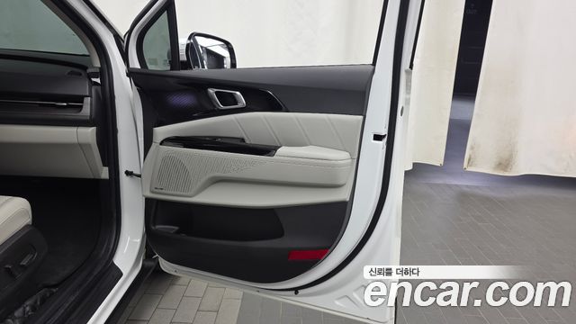 Kia Canival 2023 — photo 15