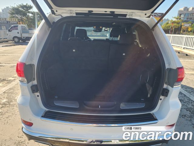 Jeep Cherokee 2018 — photo 11