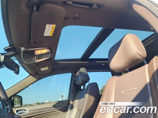 Jeep Cherokee 2018 — photo 12