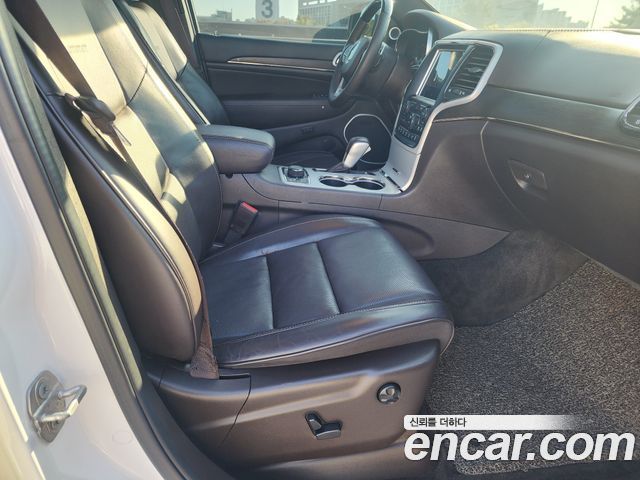 Jeep Cherokee 2018 — photo 13