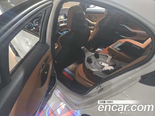 BMW 3-Series 2022 — photo 17