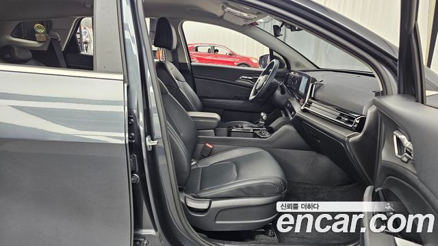 Kia Sportage 2022 — photo 16