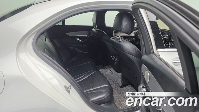 Mercedes-Benz C-Class 2016 — photo 12