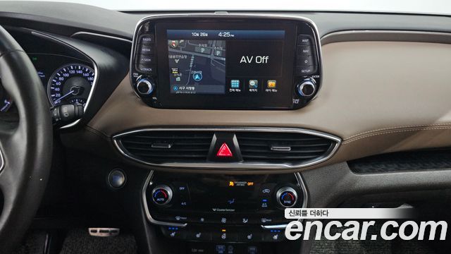Hyundai Santafe 2019 — photo 18