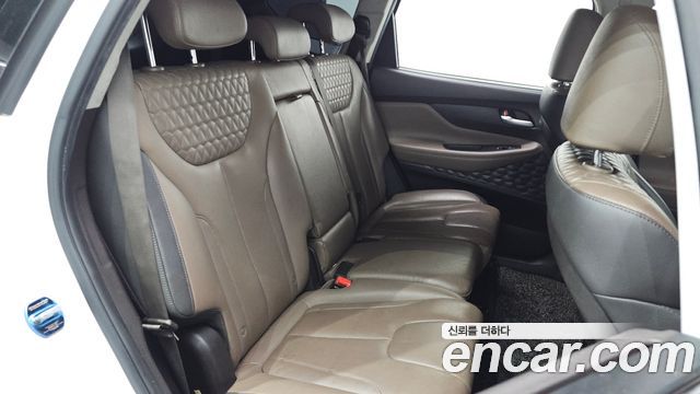 Hyundai Santafe 2019 — photo 23