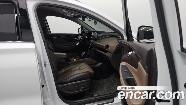 Hyundai Santafe 2019 — photo 24