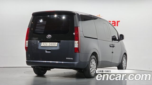 Hyundai Staria 2022 — photo 2