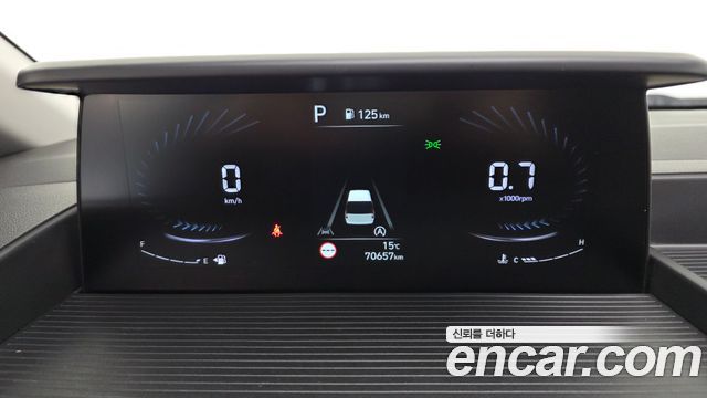 Hyundai Staria 2022 — photo 11