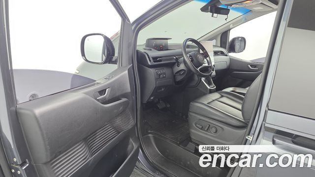 Hyundai Staria 2022 — photo 13
