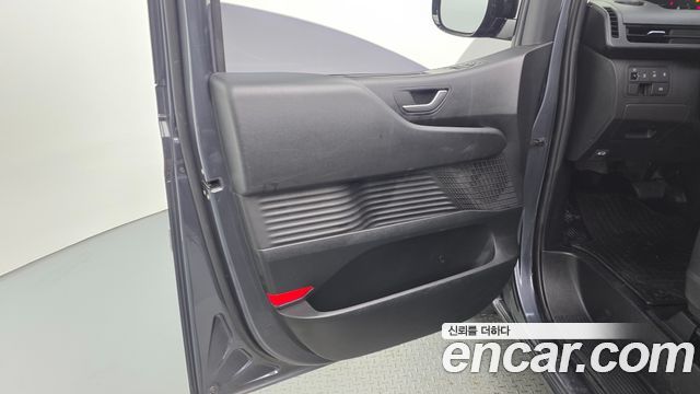 Hyundai Staria 2022 — photo 15