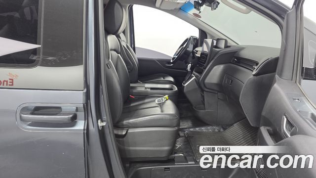 Hyundai Staria 2022 — photo 16