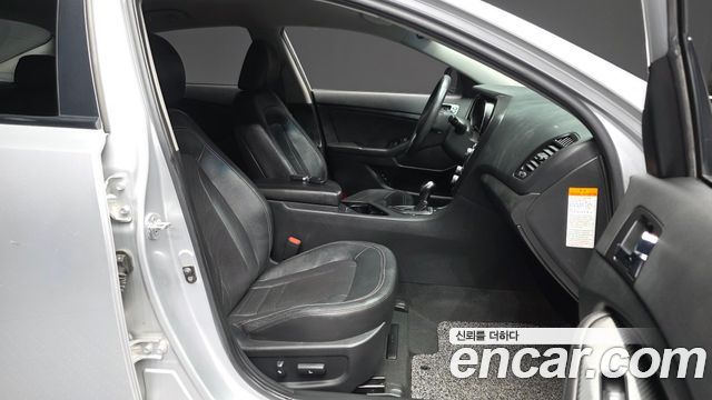 Kia K5 2012 — photo 17