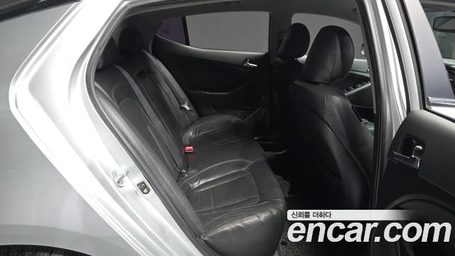 Kia K5 2012 — photo 18