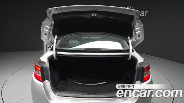 Kia K5 2012 — photo 26