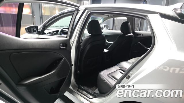 Kia K5 2012 — photo 16
