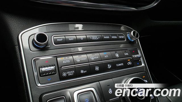 Hyundai Santafe 2022 — photo 16