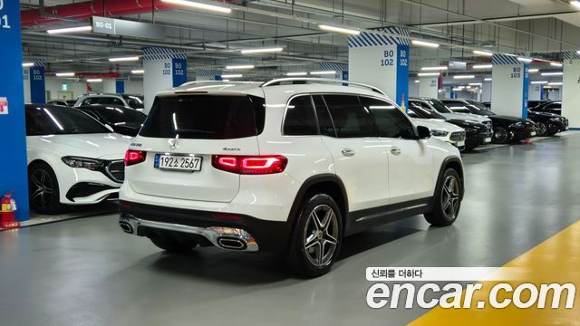 Mercedes-Benz GLB-Class 2023 — photo 2