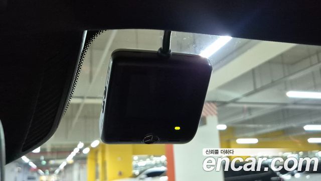 Mercedes-Benz GLB-Class 2023 — photo 16