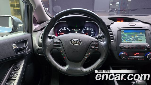 Kia K3 2015 — photo 13