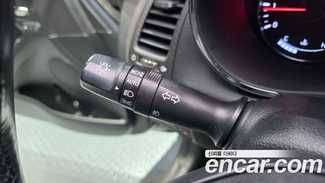 Kia K3 2015 — photo 16