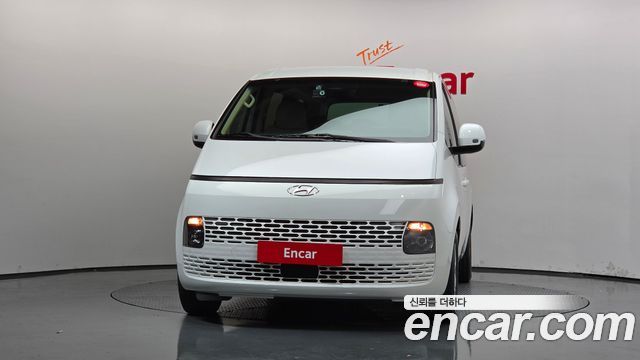 Hyundai Staria 2022 — photo 3