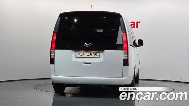 Hyundai Staria 2022 — photo 4