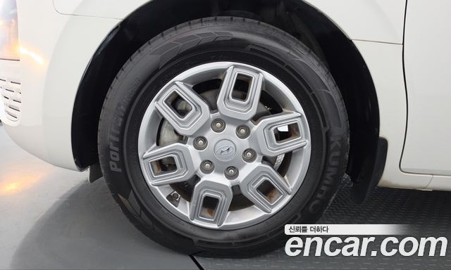 Hyundai Staria 2022 — photo 5