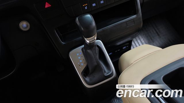 Hyundai Staria 2022 — photo 12