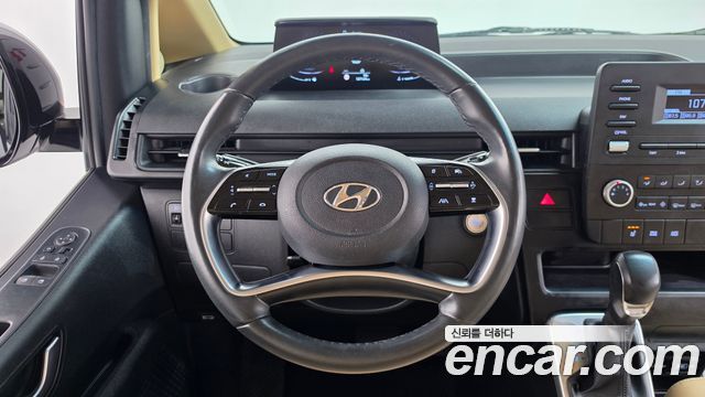 Hyundai Staria 2022 — photo 18