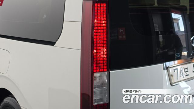 Hyundai Staria 2022 — photo 9