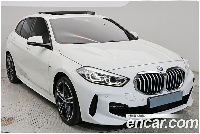 BMW 1-Series 2021 — photo 3