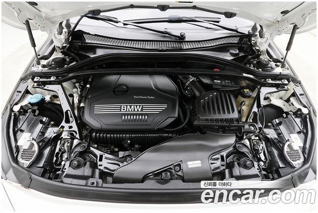 BMW 1-Series 2021 — photo 6