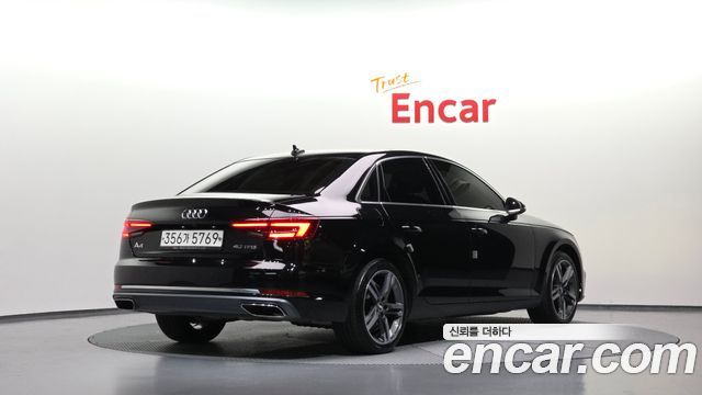 Audi A4 2019 — photo 2