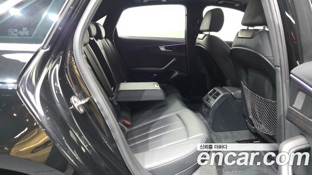 Audi A4 2019 — photo 11